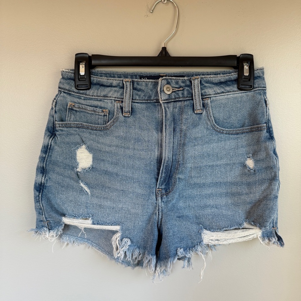 Hollister Ultra High-Rise Mom Shorts | Size: 26
